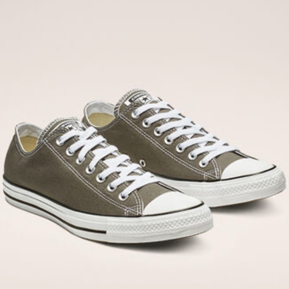 Low Top Converse Chucks